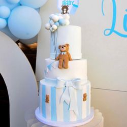 Cutiepie Custom Cakes - Baby Liam's Custom Welcome Baby Bear Cake #welcomebaby