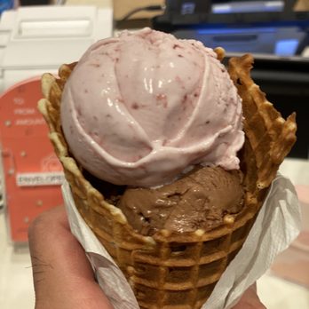 Flower & Cream - Ice Cream & Frozen Yogurt Near Me - Houston, Texas