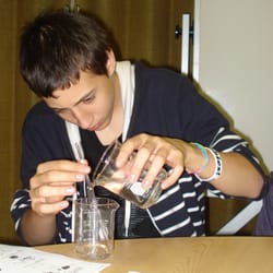 Longview School - In science at Longview, classes do laboratories in 80-90% of their classes so students learn by doing.