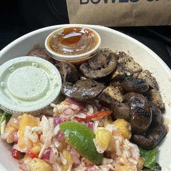 gusto! Decatur - NEW Jerk Ginger Pineapple (+Protein = Tofu, Mushrooms) - Wraps Near Me - Decatur, Georgia