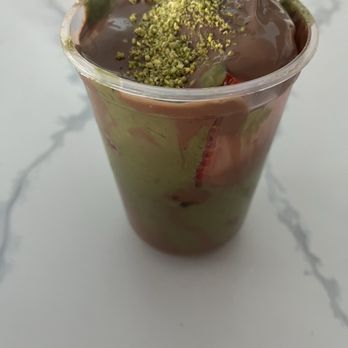 Chocolate Spot - Dubai Chocolate Strawberry Cup - Desserts Near Me - Anaheim, California Chocolate Spot - Dubai Chocolate Strawberry Cup - Desserts Near Me - Anaheim, California