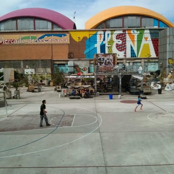 El Campo de Cebada - Hippy structure and kids playing Futsal - Landmarks & Historical Buildings Near Me - Madrid, M