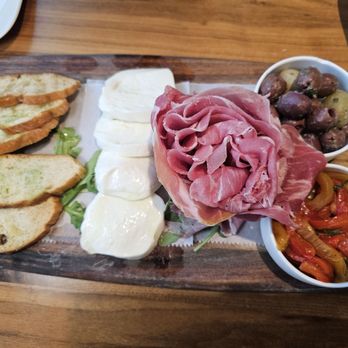 Ecco - Local mozz - Italian Near Me - Trumbull, Connecticut