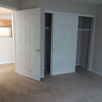Albany Woods - Bedroom had plenty of closet space - Apartments Near Me - New Albany, Ohio