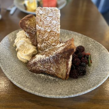 Lamplight Lounge - Indulgent French Toast - New American Near Me - Anaheim, California Lamplight Lounge - Indulgent French Toast - New American Near Me - Anaheim, California