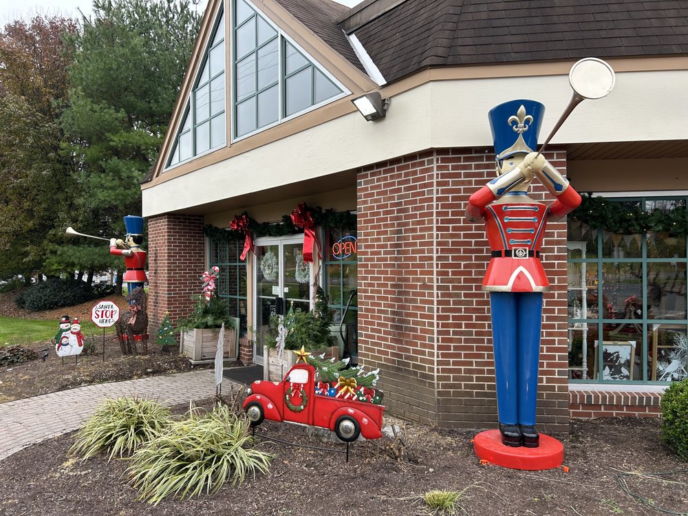 ROYER’S FLOWERS Updated August 2024 366 East Penn Ave, Wernersville
