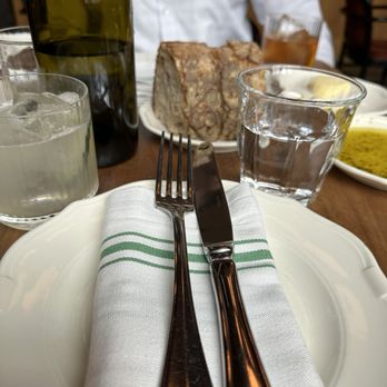 Le Crocodile - French Near Me - Brooklyn, New York