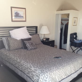Fort Ross Lodge - Room 16 - Hotels Near Me - Jenner, California Fort Ross Lodge - Room 16 - Hotels Near Me - Jenner, California