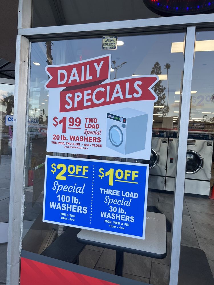 COIN LESS LAUNDRY Updated October 2024 21 Photos 3911 Chicago Ave