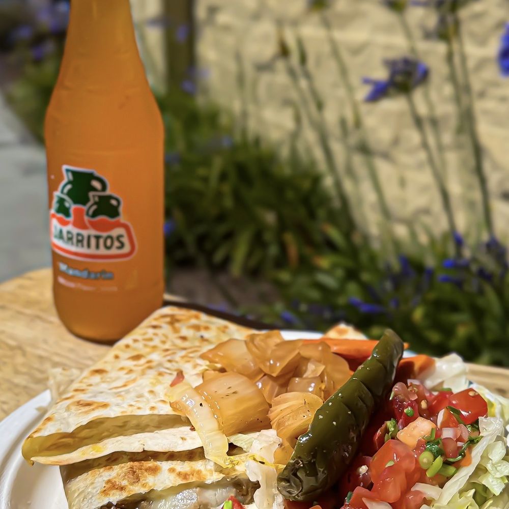 Camila's Tacos - Quesadilla con Carne Asada - Food Trucks Near Me - San Mateo, California