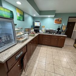Quality Inn - Breakfast