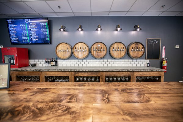 Pinkies Up Beer and Wine by null