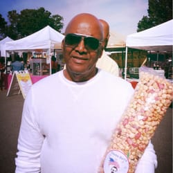 Biggpoppa Popcorn - My friend Bruce who couldn't get enough of the ObamaBerry while visiting from Jamaica. BiggPoppa made him a special batch ...