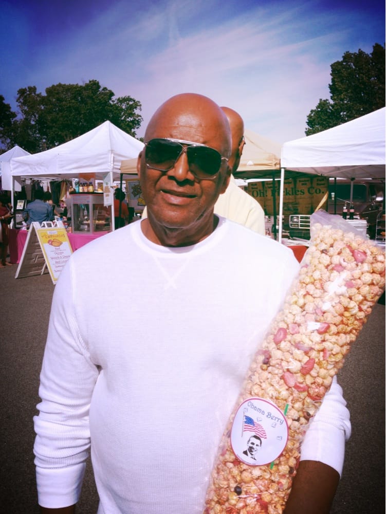 Biggpoppa Popcorn Logo