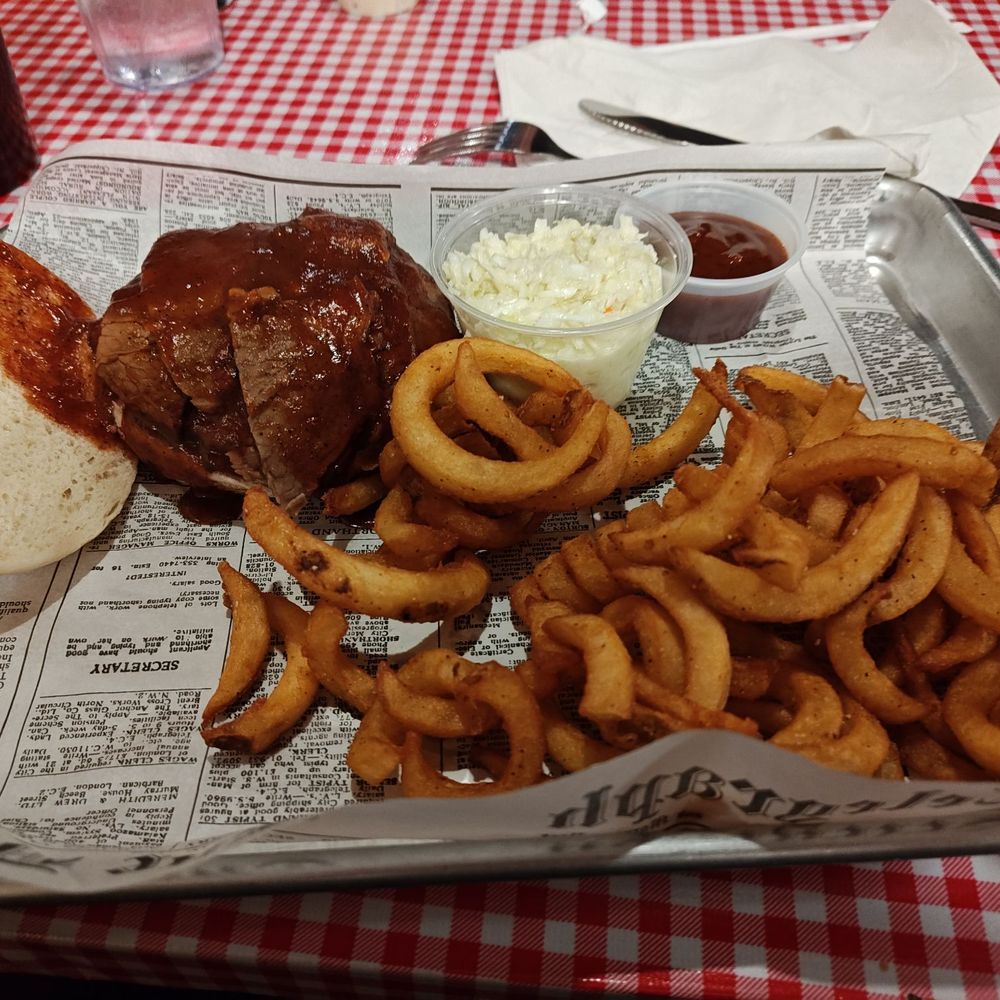 Texan BBQ - Amazing sliced beef brisket sandwich platter - Barbeque Near Me - Algonquin, Illinois Texan BBQ - Amazing sliced beef brisket sandwich platter - Barbeque Near Me - Algonquin, Illinois