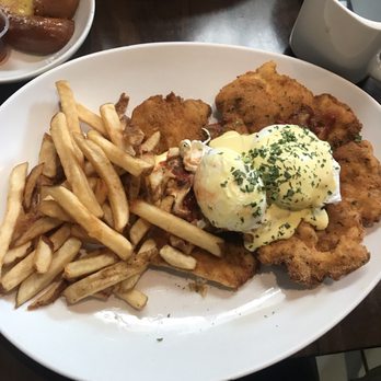 Ramona's Kitchen - Schnitzel Benedict - Breakfast & Brunch Near Me - Markham, Ontario