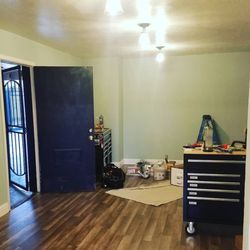Yellowbelly’s Barber Shop