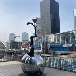 NEST Paris La Defense - MGallery - Nearby art installations