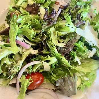 The Grand Marlin - Field Greens Salad - Seafood Near Me - Gulf Breeze, Florida