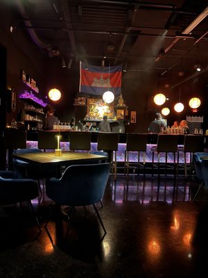 Skaalvenn Distillery & Cocktail Lounge by null