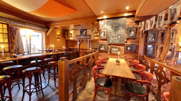 Broderick Irish Pub Elmshorn – Bier, Burger, Live-Musik & Events by null