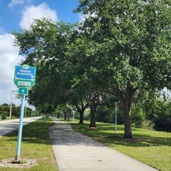 Hiatus Greenway - Parking Near Me - Plantation, Florida