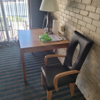 Best Western Pine Tree Motel - Dining or work table. - Hotels Near Me - Chino, California