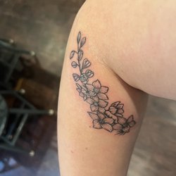 Circus Tattoo & Body Piercing