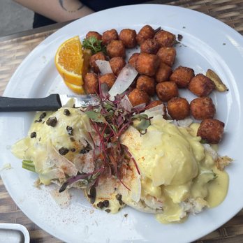 Sweet Maple - Eggs Oscar Benedict Weekend Breakfast - American Near Me - San Francisco, California