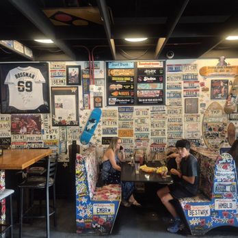 Hodad's - Inside - Burgers Near Me - San Diego, California