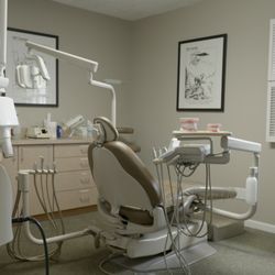 Dwight B Lee, DDS