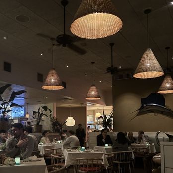 Perla's - Inside / Dining area - Seafood Near Me - Austin, Texas