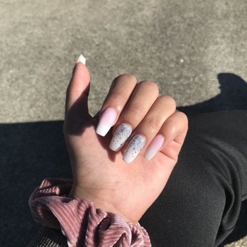 Spring Nails - Nail Salons Near Me - Fremont, California