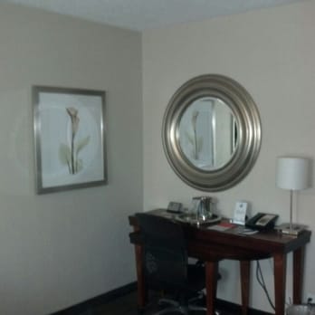 Capitol Hill Hotel - Desk in hotel room - Hotels Near Me - Washington, DC, District of Columbia Capitol Hill Hotel - Desk in hotel room - Hotels Near Me - Washington, DC, District of Columbia