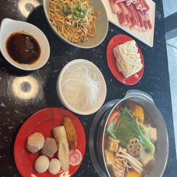 eHotPot - Chili Oil Flavor with Flat Noodles Udon add-on Chinese bbq hotpot set with beef - Hot Pot Near Me - Tucson, Arizona