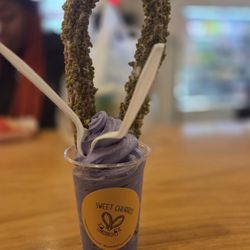 Sweet Churros - Taro ice cream and matcha churro