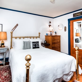 Chez Amis Bed & Breakfast - The Annapolis Room - Bed & Breakfast Near Me - Annapolis, Maryland Chez Amis Bed & Breakfast - The Annapolis Room - Bed & Breakfast Near Me - Annapolis, Maryland