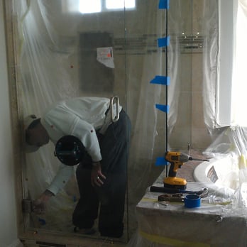 Qui Glass & Mirror - Hinged showerdoor - Windows Installation Near Me - Diamond Bar, California