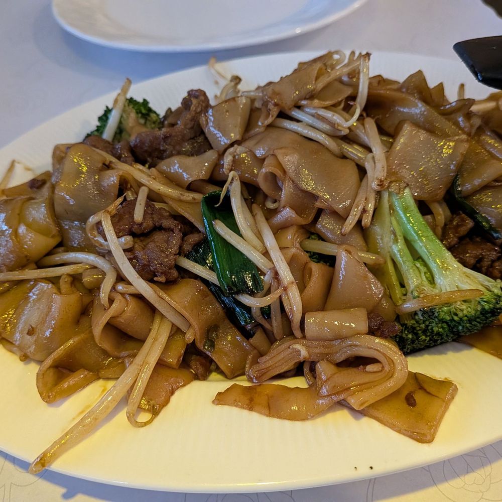 Beef chow fun Beef chow fun