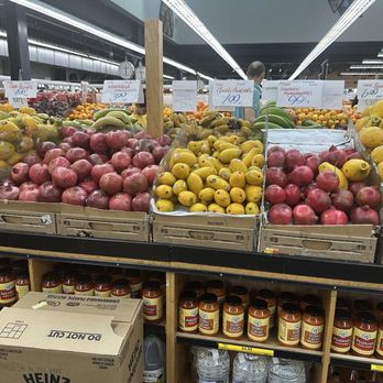 Berkeley Bowl West - Organic produce section - Cafes Near Me - Berkeley, California