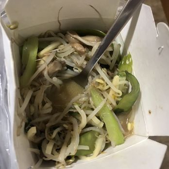Chin's Chop Suey - Vegetable Chow Mein - Chinese Near Me - Livonia, Michigan