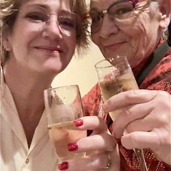 Steamboat NATCHEZ - Official Site - Wine and JAZZ with my wife - Boat Charters Near Me - New Orleans, Louisiana