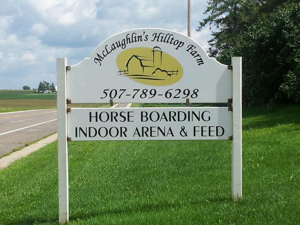 McLaughlin's Hilltop Farm - equestrian in Dennison, MN