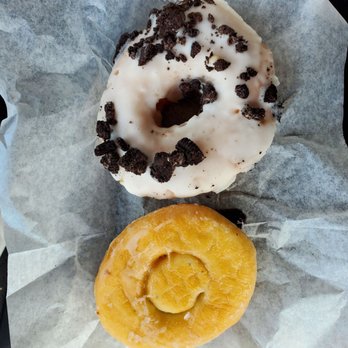 Howard's Donuts - Cordova - A cookies and cream and a blueberry filled donut - Donuts Near Me - Cordova, Tennessee Howard's Donuts - Cordova - A cookies and cream and a blueberry filled donut - Donuts Near Me - Cordova, Tennessee