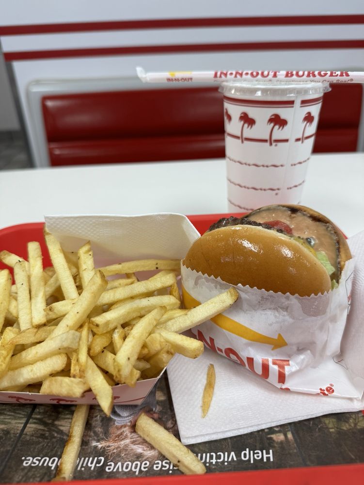 In-N-Out Burger - Photo 3