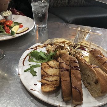 Fugazzis - Roasted Garlic Bread and Sauce - Diners Near Me - Visalia, California
