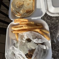 Sam's Seafood & Grill - Gyro combo