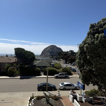 La Serena Inn - View from 302 - Hotels Near Me - Morro Bay, California La Serena Inn - View from 302 - Hotels Near Me - Morro Bay, California