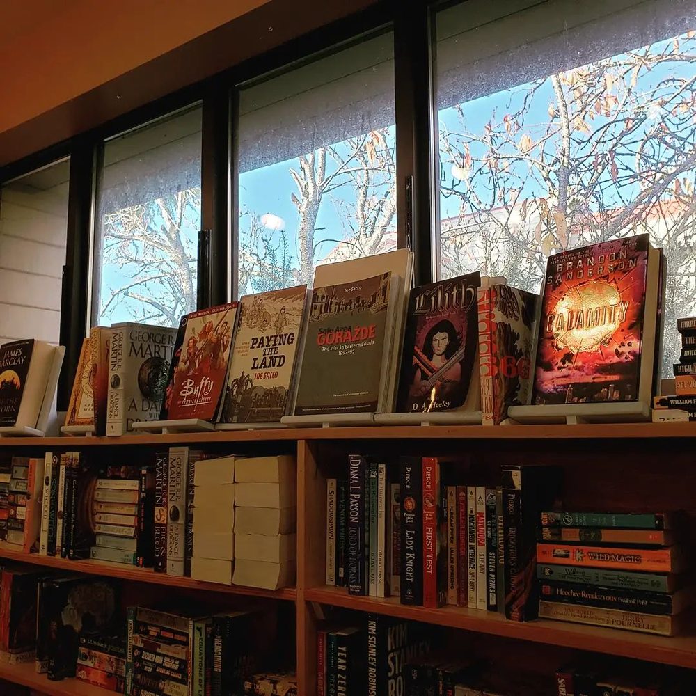 Castaway Used Books Logo