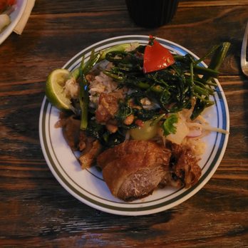 Saranrom Thai - Thai Near Me - Elmhurst, New York